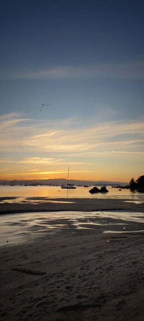 Céu de Poesia. Name: Sky of Poetry.
Local: Santo Antônio de Lisboa, Florianópolis - S.C
Location: Santo Antônio de Lisboa, Florianópolis - SC
Valor: R$880,00